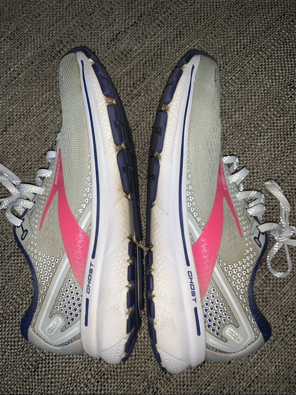 Brooks ghost 14 athletic tennis shoes running shoes size 7